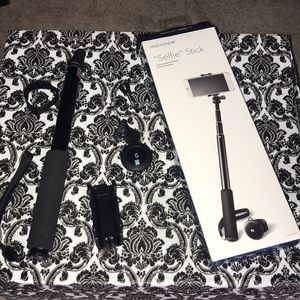 Insignia “Selfie” Stick